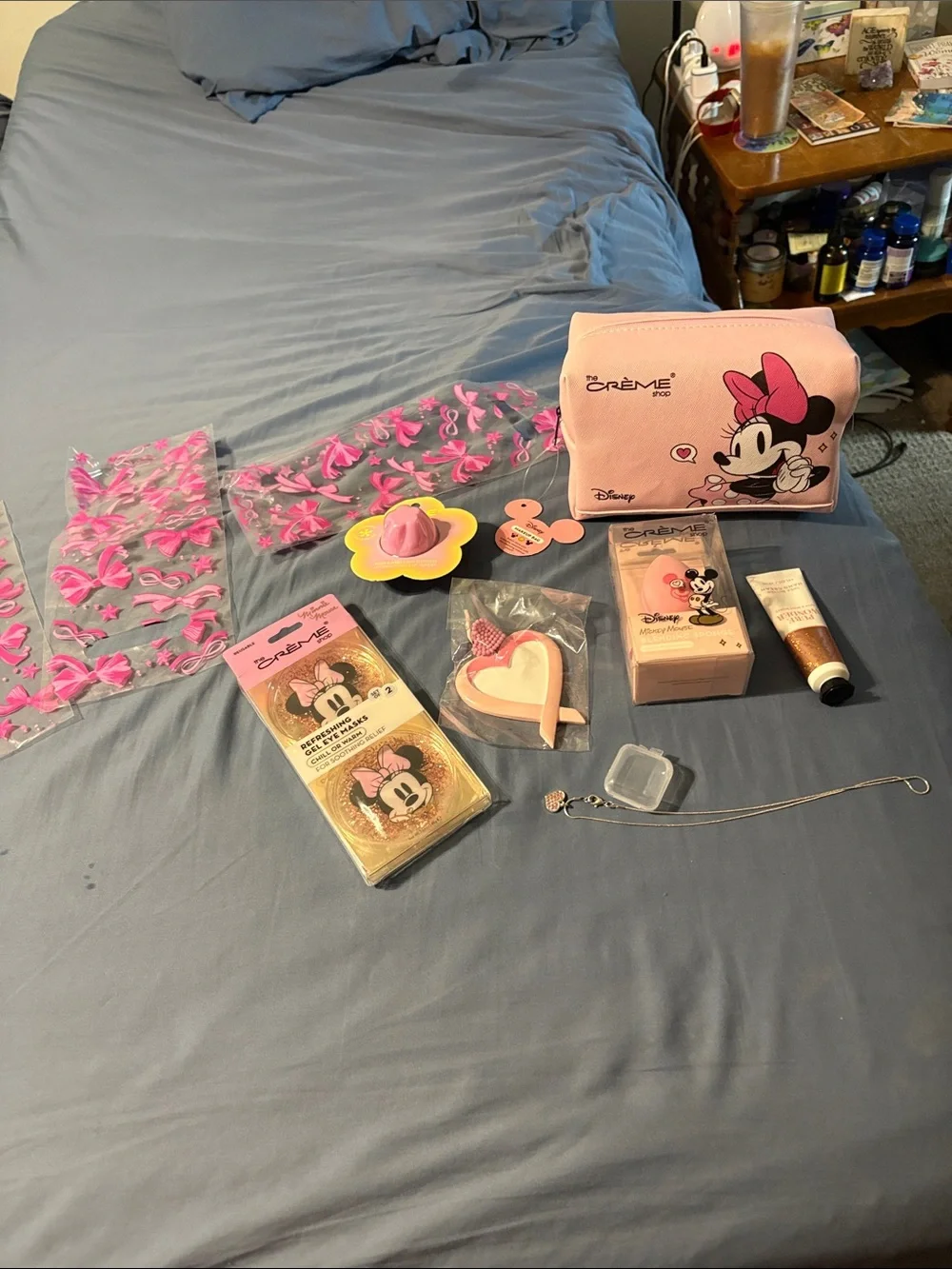 Disney Minnie Mouse Pink Cosmetic Bag with Matching Hair and Beauty Accessories